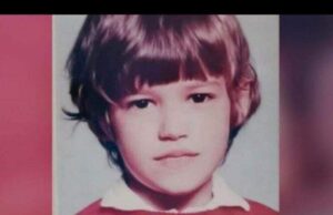 MAJKA JE STALNO ŠIŠALA NA “ŠERPA FRIZURU”:Prepoznajete li pjevačicu sa slike, DANAS JE JEDNA OD NAJLJEPŠIH NA ESTRADI (FOTO) MAJKA JE STALNO ŠIŠALA NA “ŠERPA FRIZURU”:Prepoznajete li pjevačicu sa slike, DANAS JE JEDNA OD NAJLJEPŠIH NA ESTRADI (FOTO)